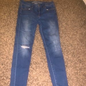 aeo jeans with rip in knee